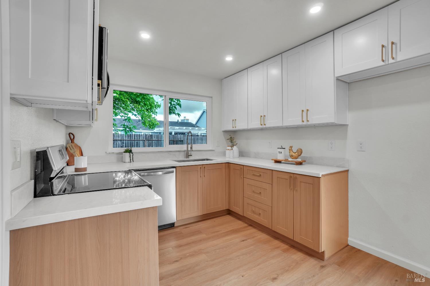 Detail Gallery Image 14 of 47 For 607 Seagull Dr, Suisun City,  CA 94585 - 3 Beds | 2 Baths