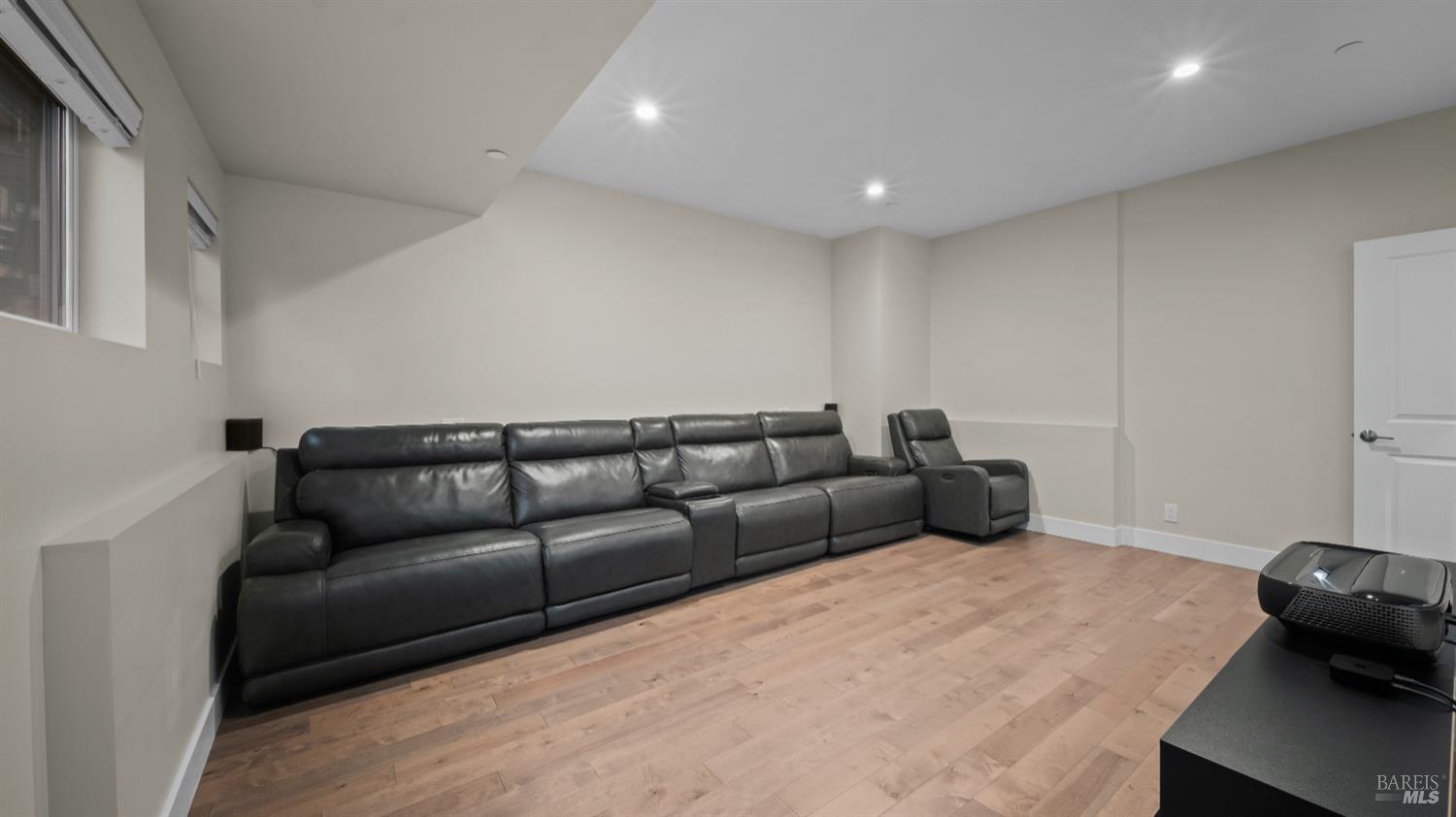 Detail Gallery Image 59 of 74 For 3720 Deauville Pl, Santa Rosa,  CA 95403 - 6 Beds | 4 Baths