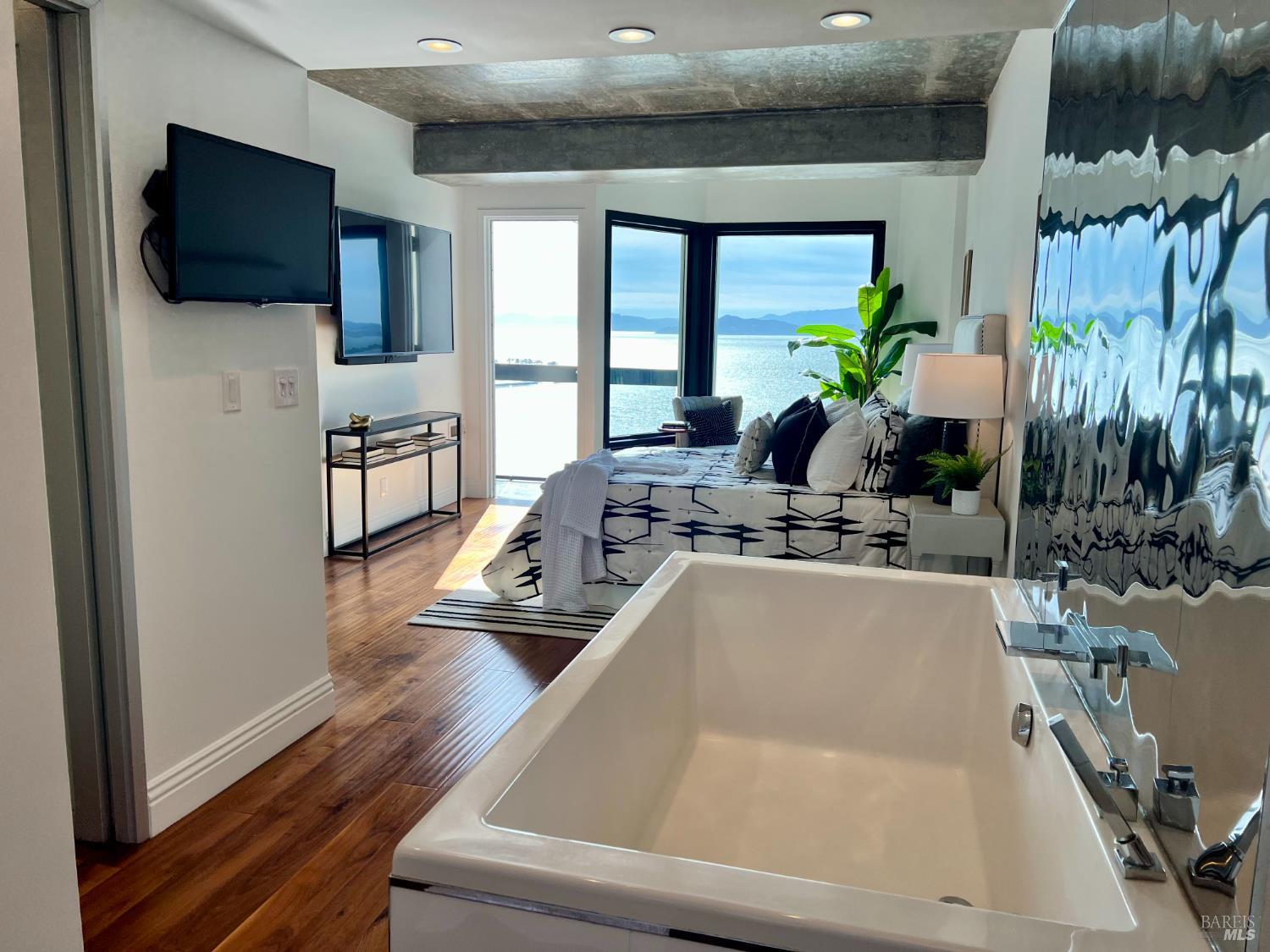 Detail Gallery Image 11 of 25 For 6363 Christie Ave #2513,  Emeryville,  CA 94608 - 1 Beds | 1 Baths