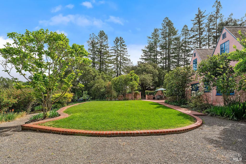 Detail Gallery Image 62 of 72 For 1212 N Fitch Mountain Rd, Healdsburg,  CA 95448 - 5 Beds | 3 Baths