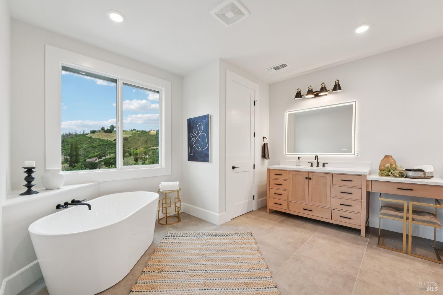 Detail Gallery Image 44 of 80 For 5663 Crystal Dr, Santa Rosa,  CA 95404 - 5 Beds | 3/1 Baths