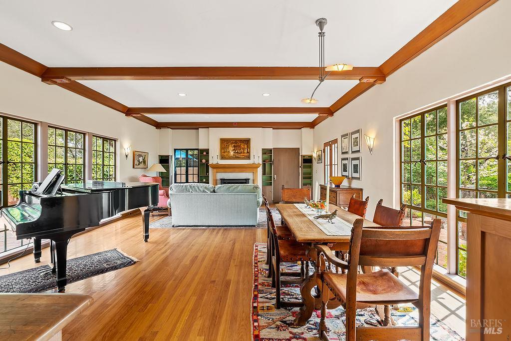 Detail Gallery Image 8 of 72 For 1212 N Fitch Mountain Rd, Healdsburg,  CA 95448 - 5 Beds | 3 Baths