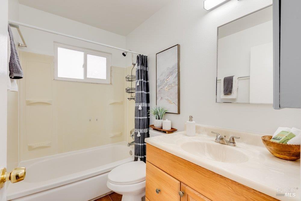 Detail Gallery Image 34 of 87 For 1900 Alice Dr, Vallejo,  CA 94589 - 3 Beds | 2 Baths