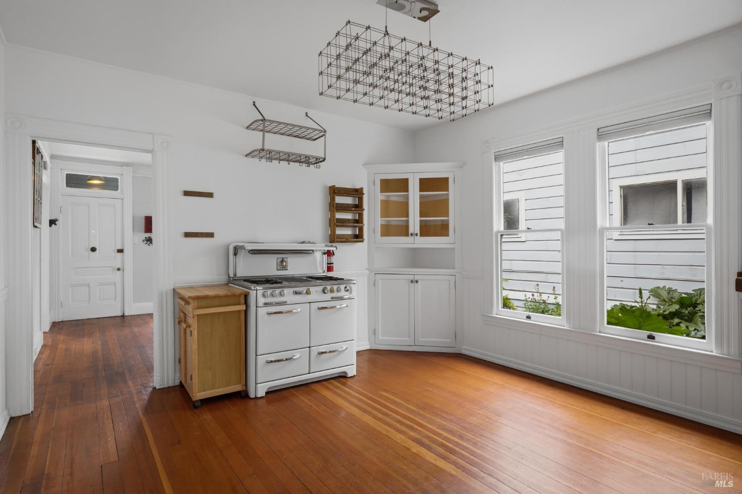 Detail Gallery Image 9 of 41 For 640 Charles St, Santa Rosa,  CA 95404 - 2 Beds | 1 Baths