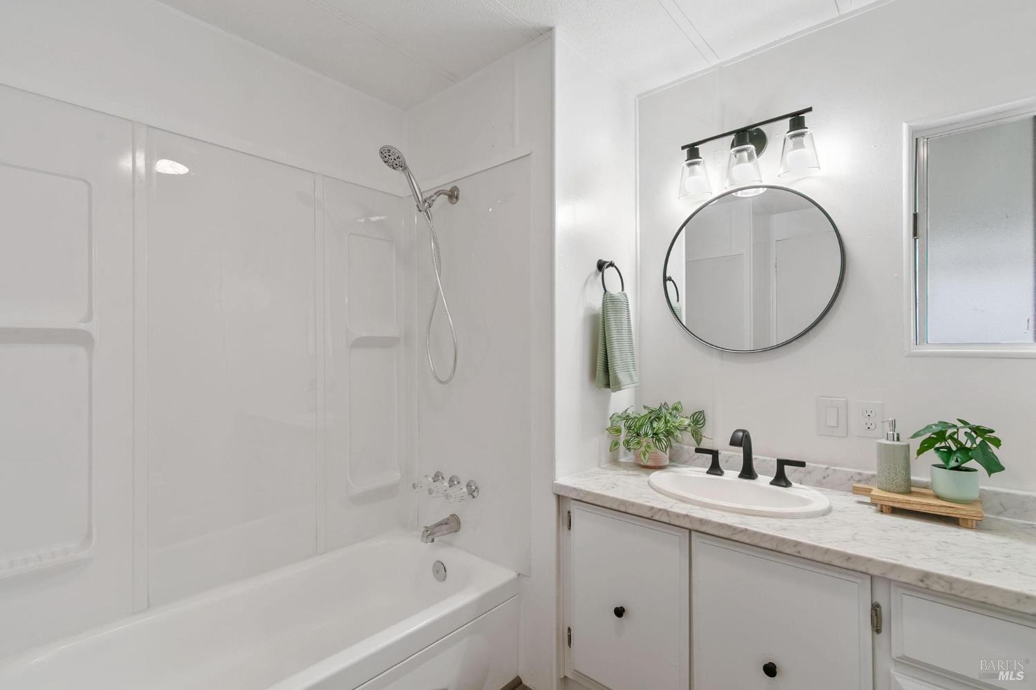 Detail Gallery Image 10 of 14 For 2500 Springs Rd 130, Vallejo,  CA 94591 - 1 Beds | 1 Baths