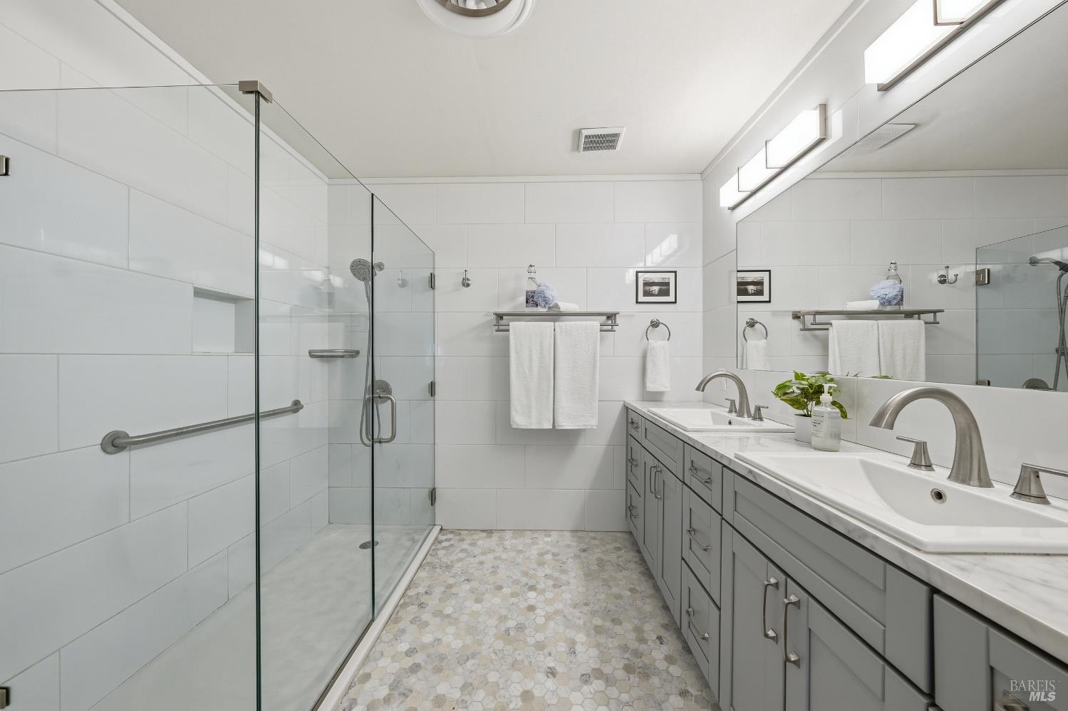 Detail Gallery Image 30 of 52 For 9480 Glenhaven Dr, Glenhaven,  CA 95443 - 2 Beds | 2 Baths