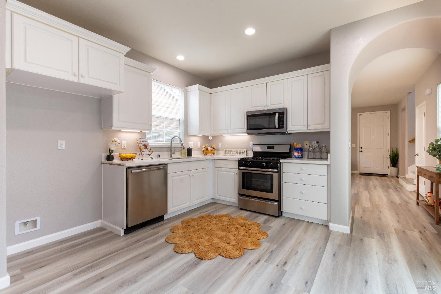 Detail Gallery Image 11 of 36 For 1018 Freedom Dr, Suisun City,  CA 94585 - 4 Beds | 2/1 Baths