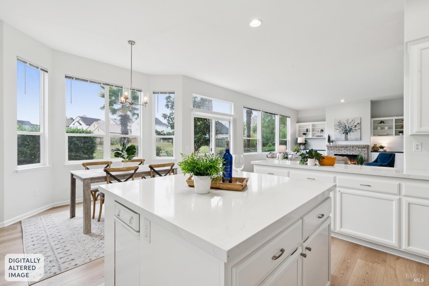 Detail Gallery Image 11 of 49 For 2147 Falcon Ridge Dr, Petaluma,  CA 94954 - 5 Beds | 2/1 Baths