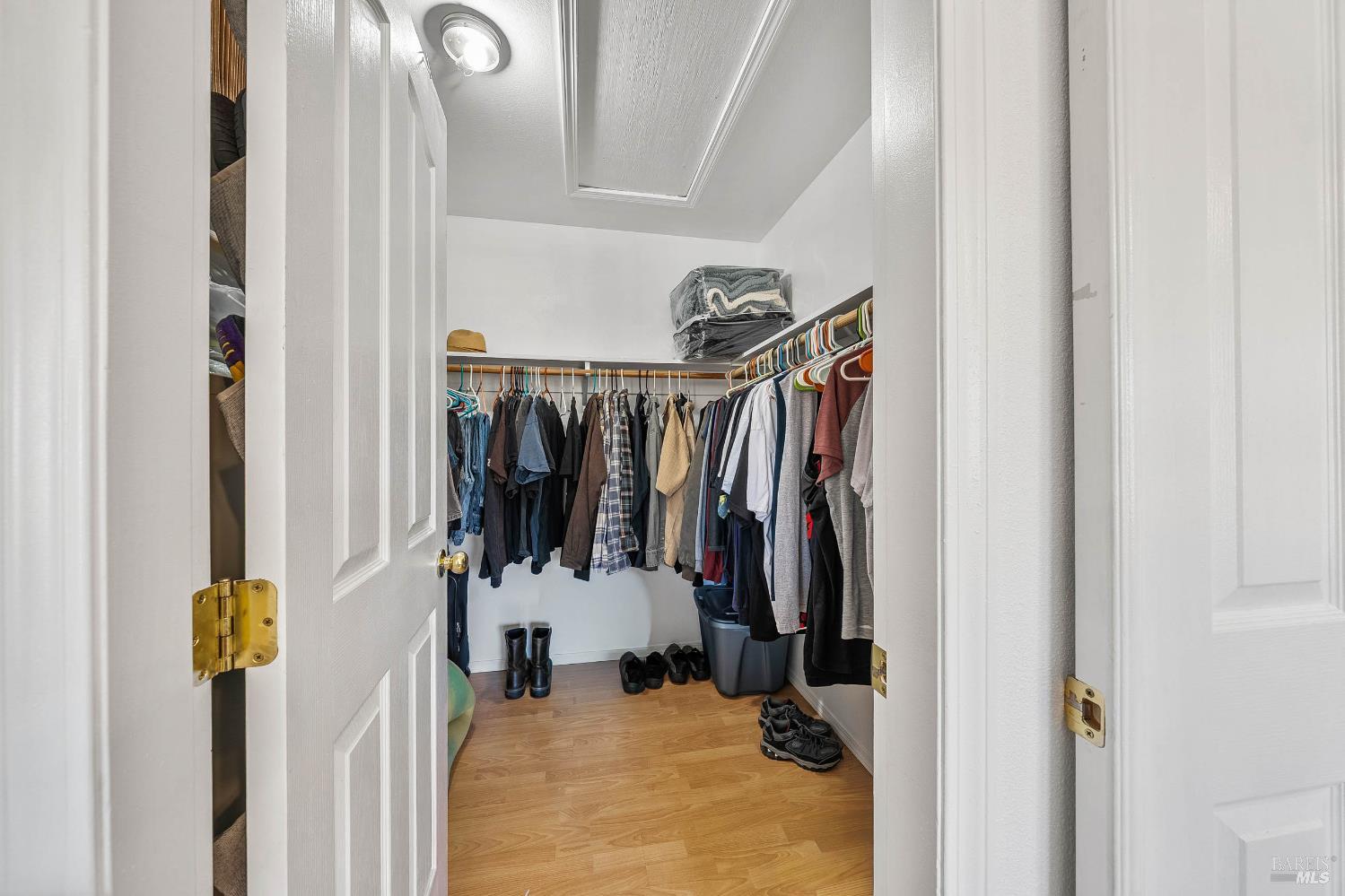 Detail Gallery Image 33 of 55 For 2920 Meadow Creek Rd, Clearlake Oaks,  CA 95423 - 3 Beds | 2 Baths