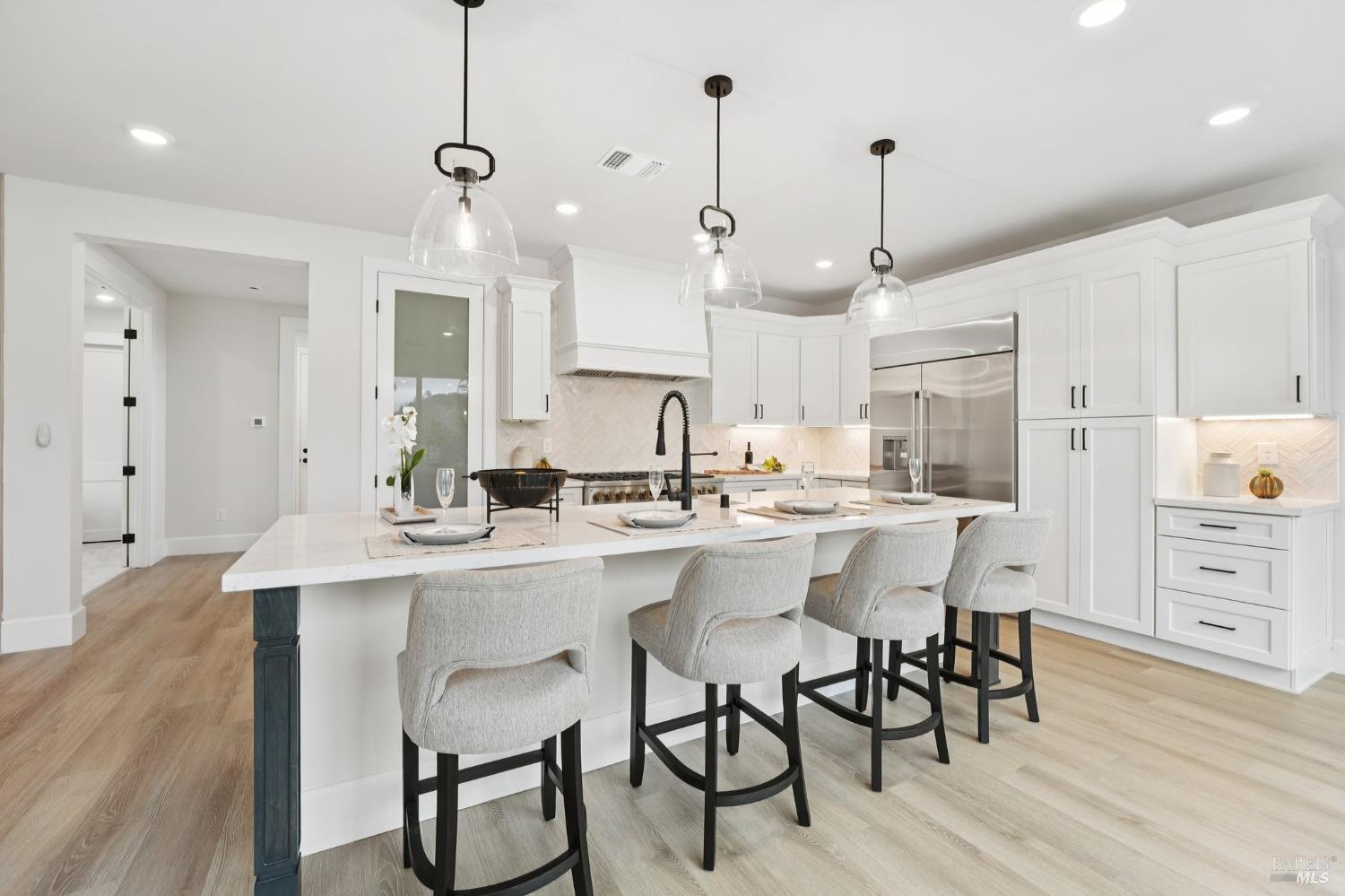 Detail Gallery Image 15 of 80 For 5663 Crystal Dr, Santa Rosa,  CA 95404 - 5 Beds | 3/1 Baths