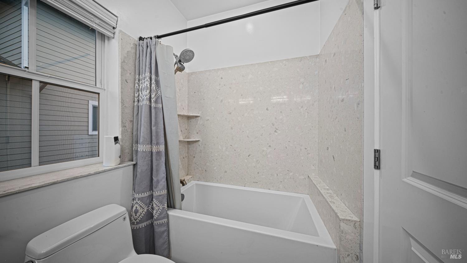 Detail Gallery Image 42 of 74 For 3720 Deauville Pl, Santa Rosa,  CA 95403 - 6 Beds | 4 Baths