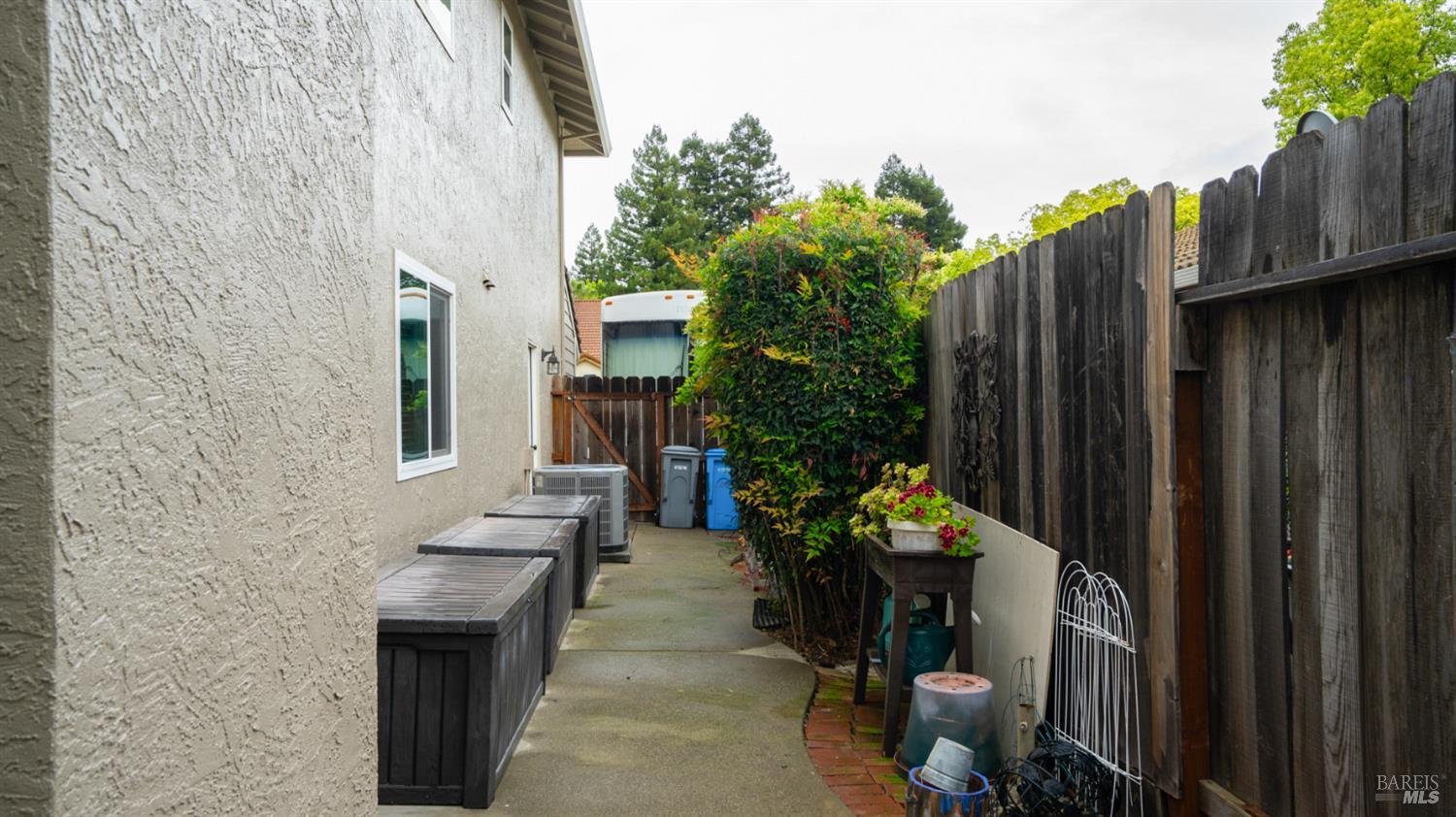 Detail Gallery Image 46 of 72 For 606 Sunnyvale Pl, Vacaville,  CA 95687 - 5 Beds | 2/1 Baths