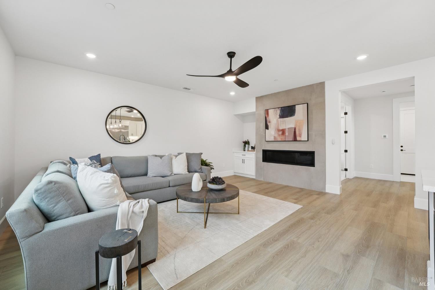 Detail Gallery Image 23 of 80 For 5663 Crystal Dr, Santa Rosa,  CA 95404 - 5 Beds | 3/1 Baths