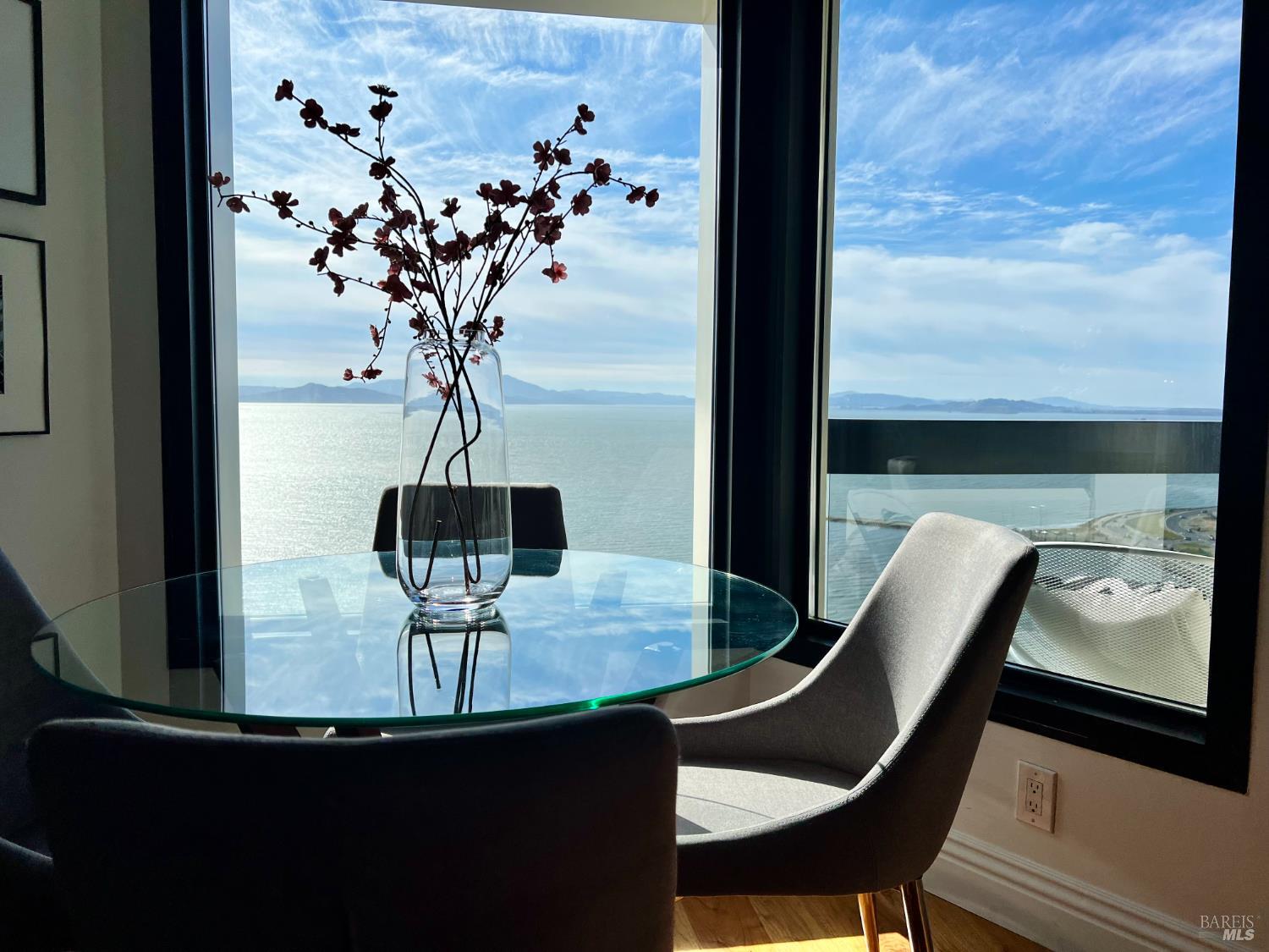 Detail Gallery Image 4 of 25 For 6363 Christie Ave #2513,  Emeryville,  CA 94608 - 1 Beds | 1 Baths