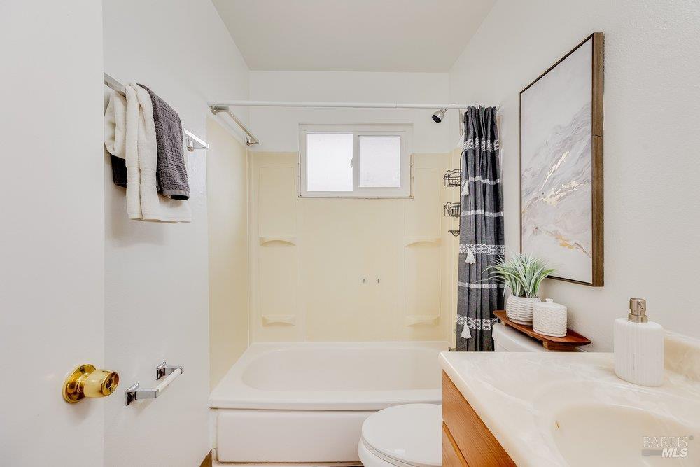 Detail Gallery Image 35 of 87 For 1900 Alice Dr, Vallejo,  CA 94589 - 3 Beds | 2 Baths