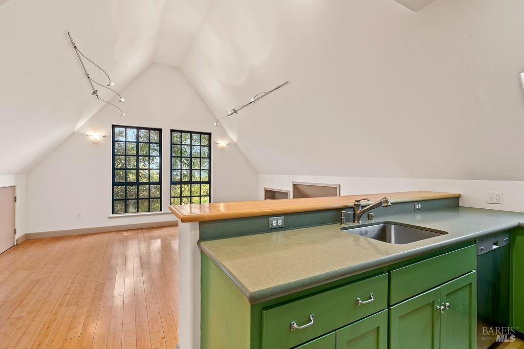 Detail Gallery Image 56 of 72 For 1212 N Fitch Mountain Rd, Healdsburg,  CA 95448 - 5 Beds | 3 Baths