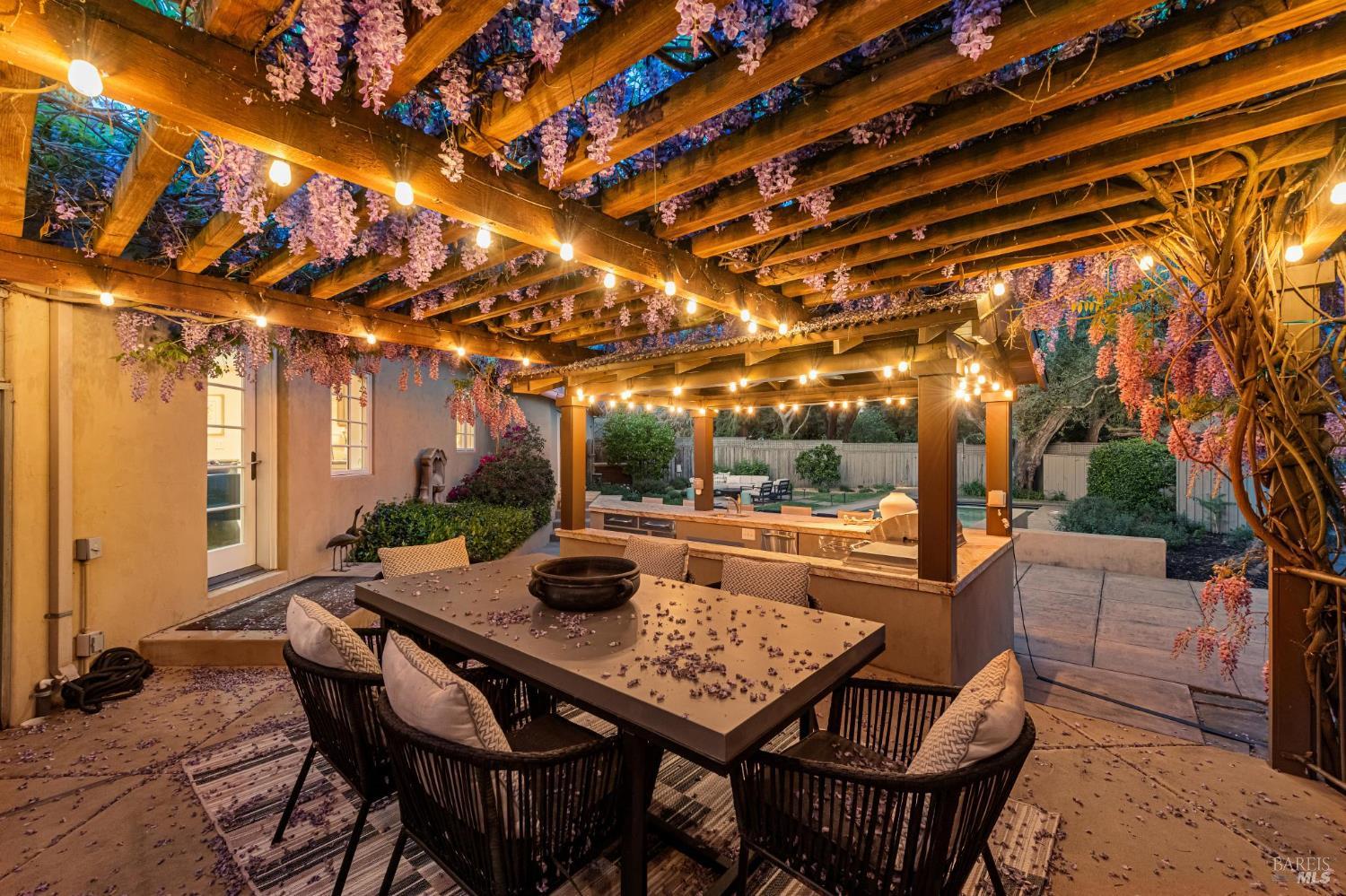 Detail Gallery Image 33 of 71 For 1021 Rose Dr, Napa,  CA 94558 - 4 Beds | 4 Baths