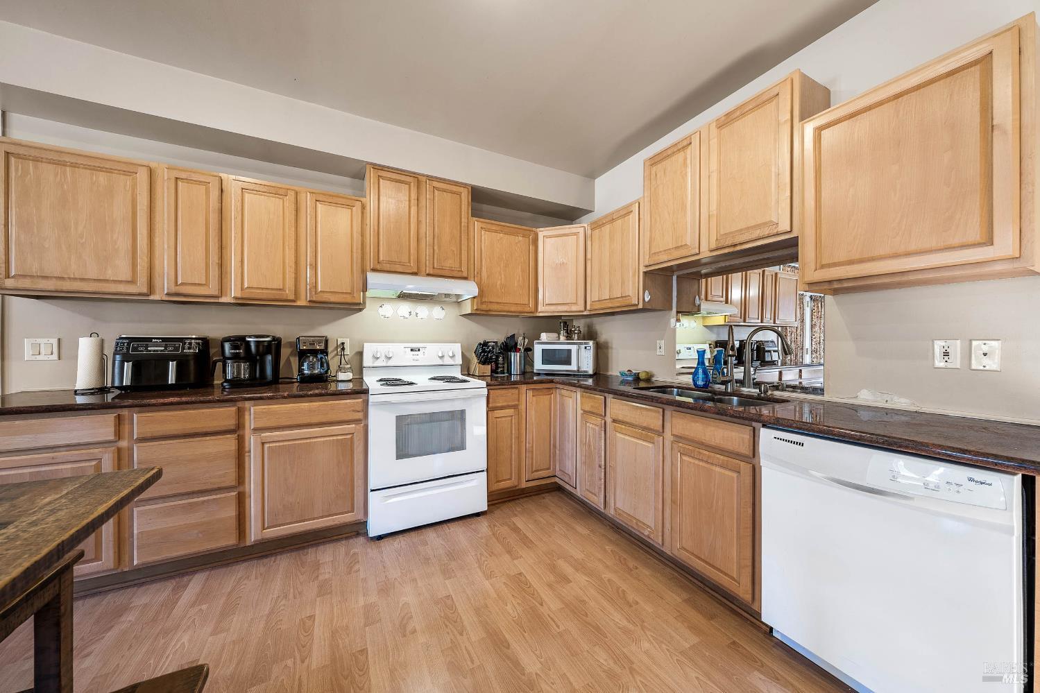 Detail Gallery Image 21 of 55 For 2920 Meadow Creek Rd, Clearlake Oaks,  CA 95423 - 3 Beds | 2 Baths