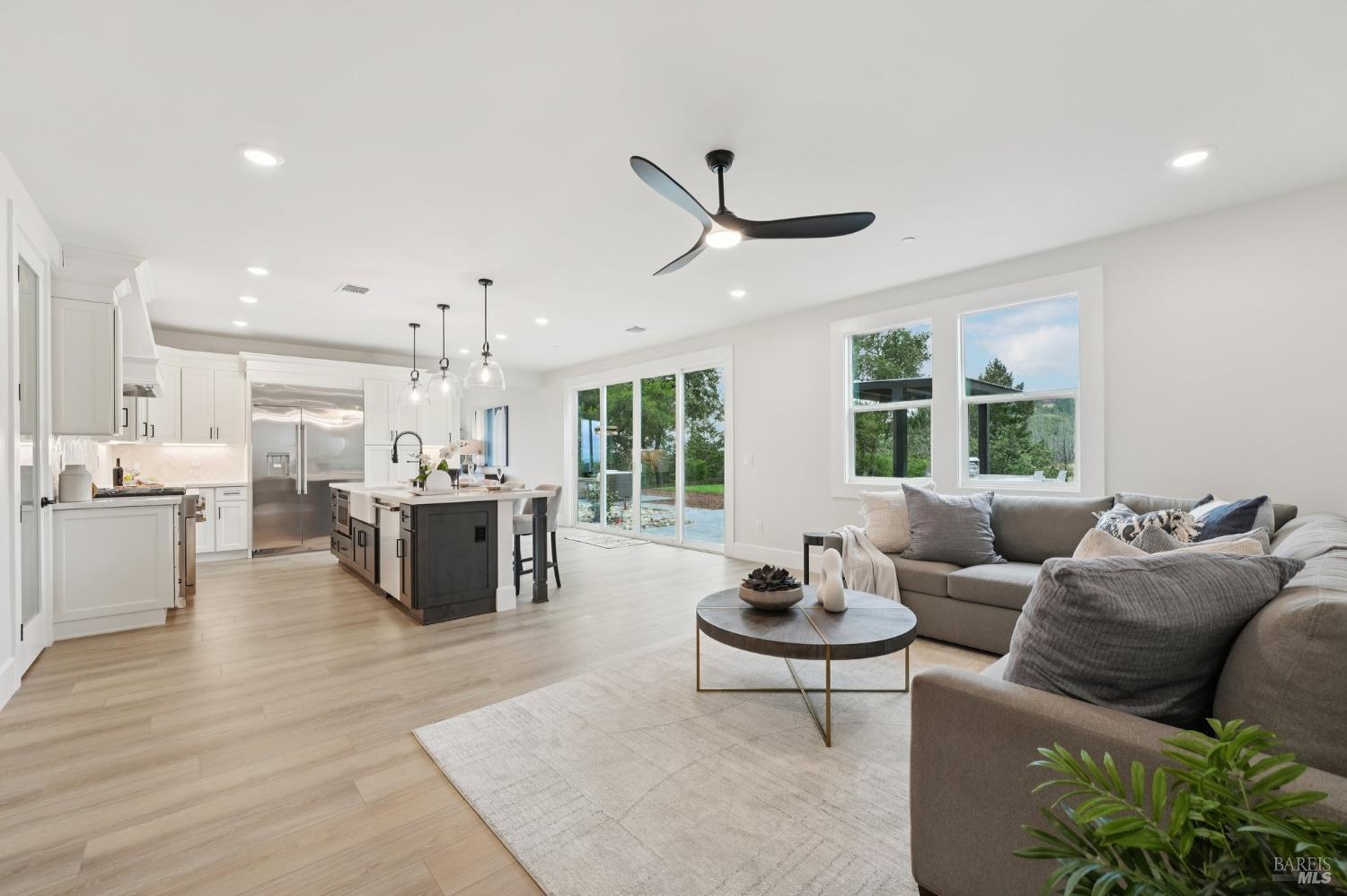 Detail Gallery Image 24 of 80 For 5663 Crystal Dr, Santa Rosa,  CA 95404 - 5 Beds | 3/1 Baths