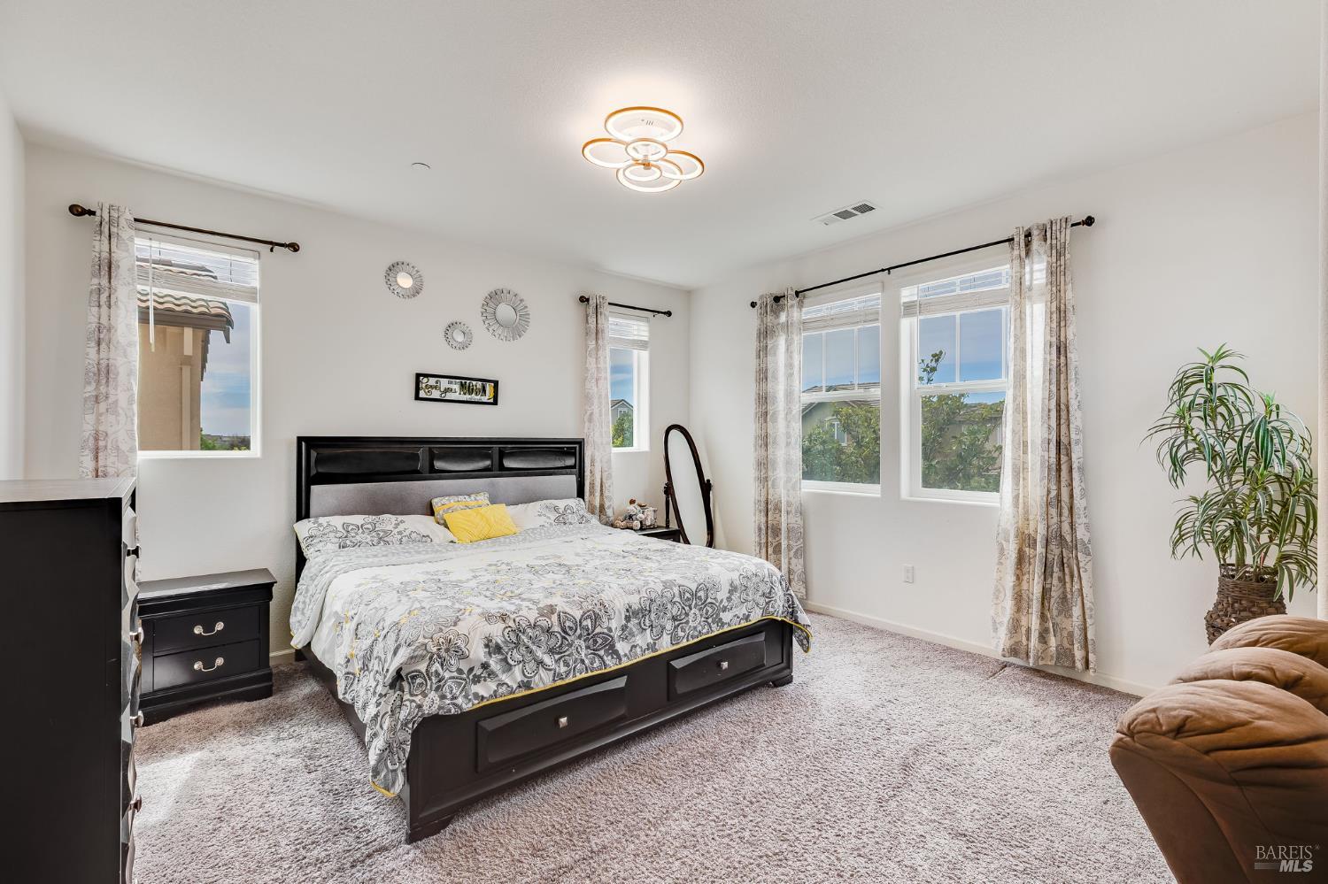 Detail Gallery Image 36 of 64 For 543 Vega Way, Vacaville,  CA 95687 - 3 Beds | 2/1 Baths