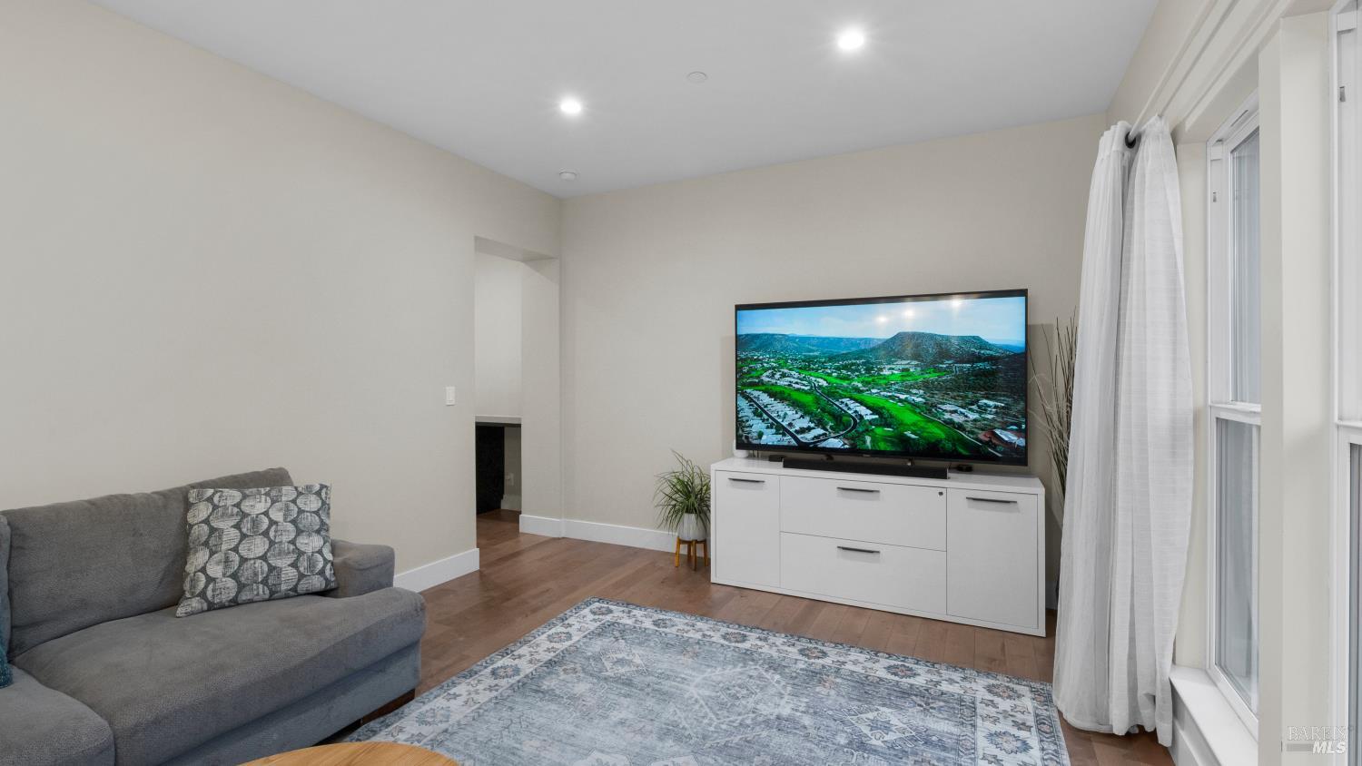 Detail Gallery Image 46 of 74 For 3720 Deauville Pl, Santa Rosa,  CA 95403 - 6 Beds | 4 Baths