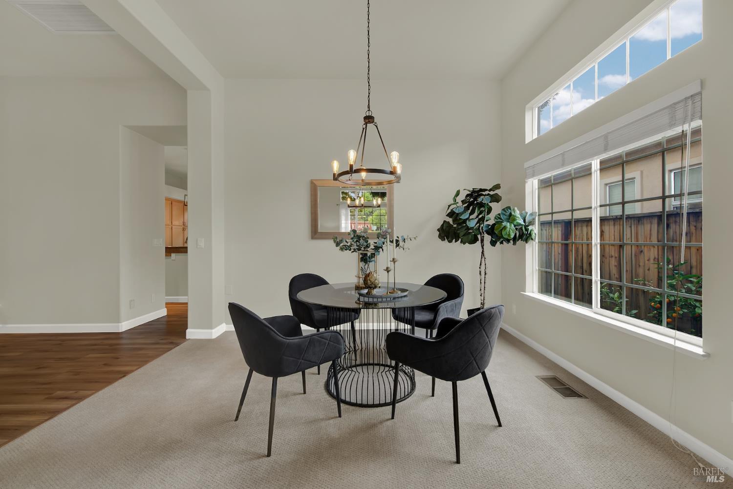 Detail Gallery Image 12 of 71 For 621 Renaissance Ave, Fairfield,  CA 94534 - 3 Beds | 3 Baths