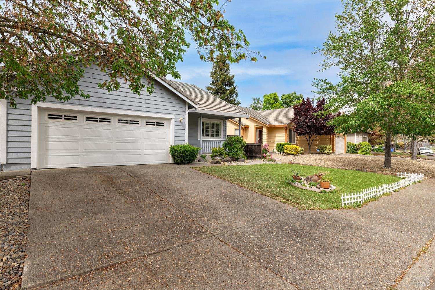 Front Image Thumbnail for BA326019322