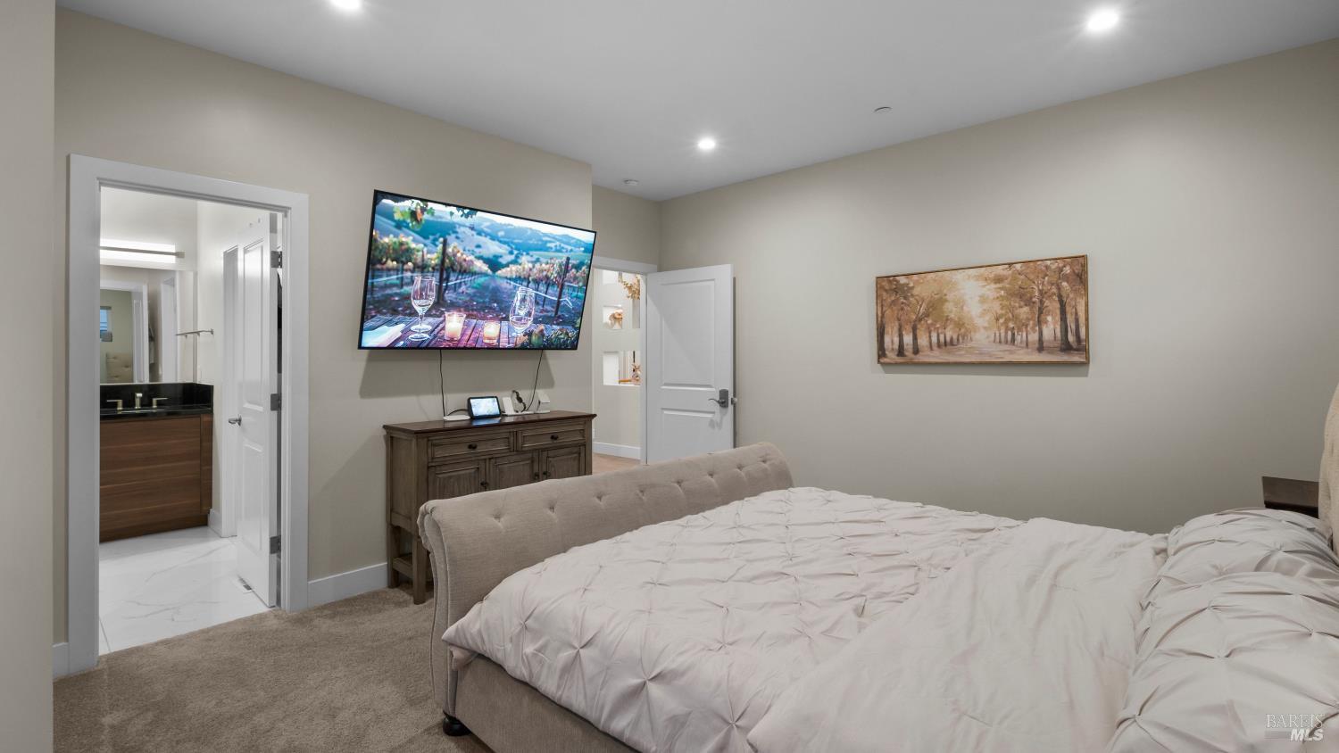 Detail Gallery Image 32 of 74 For 3720 Deauville Pl, Santa Rosa,  CA 95403 - 6 Beds | 4 Baths