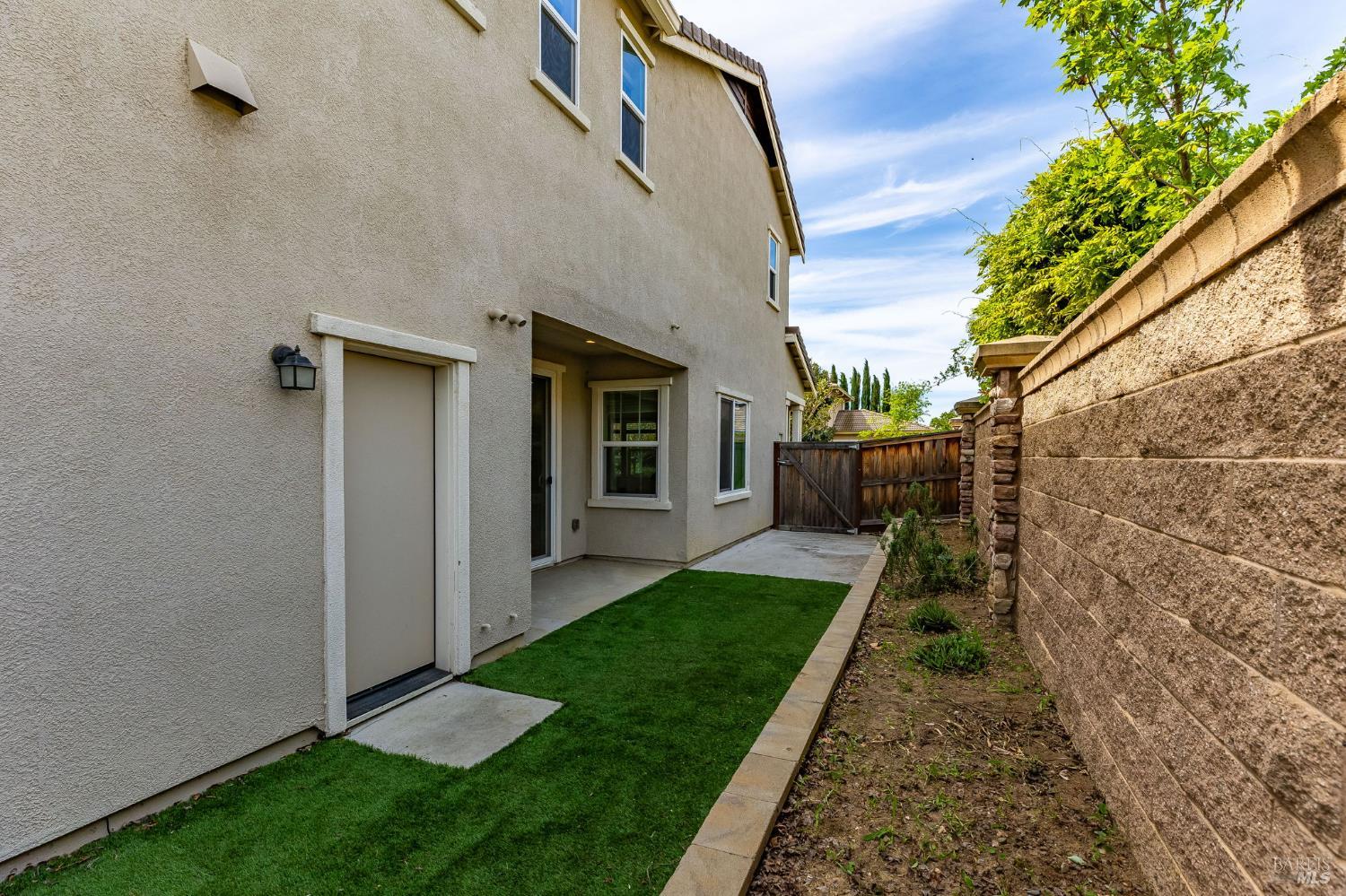 Detail Gallery Image 43 of 64 For 543 Vega Way, Vacaville,  CA 95687 - 3 Beds | 2/1 Baths