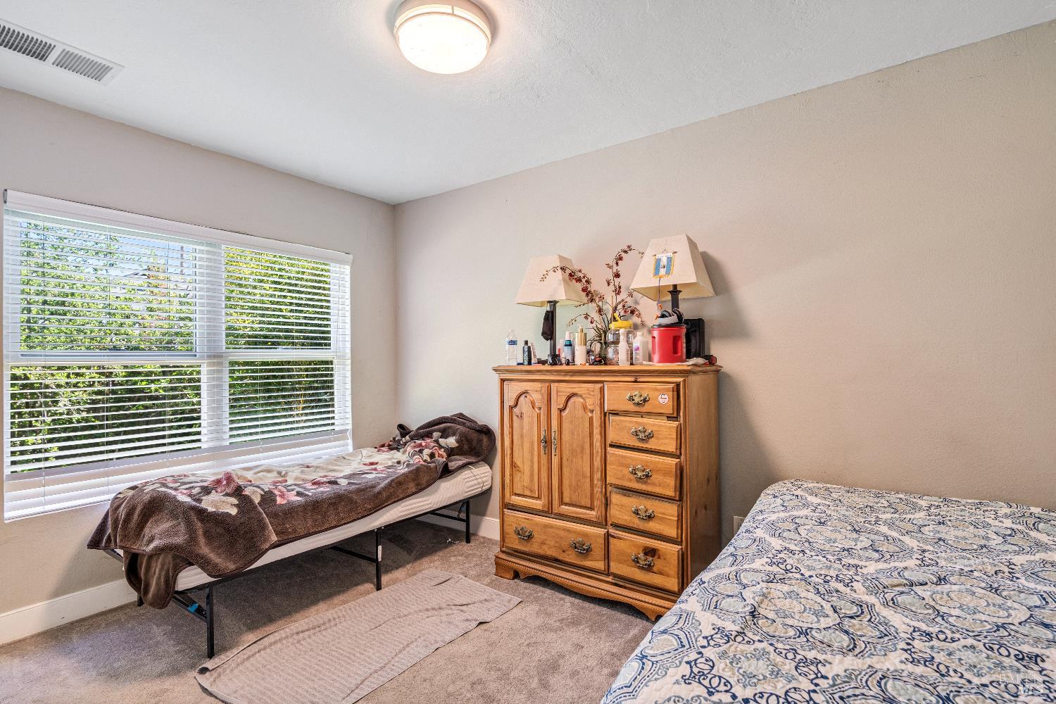 Detail Gallery Image 11 of 12 For 1554 Laurel Ln, Healdsburg,  CA 95448 - 3 Beds | 2 Baths