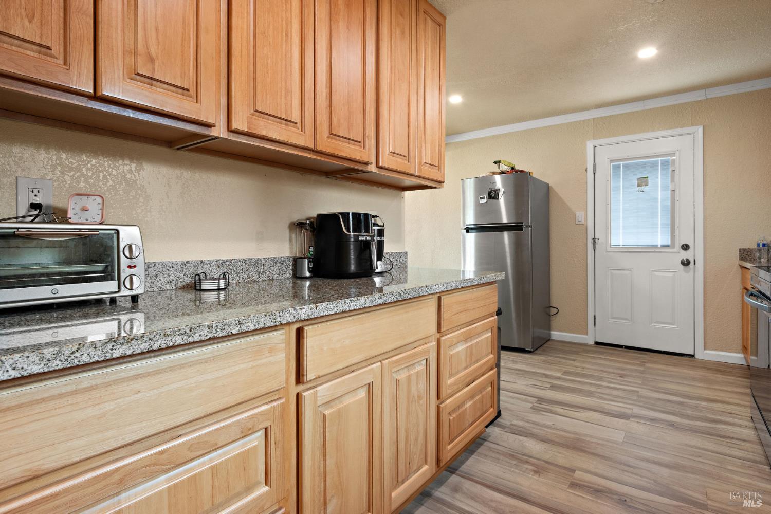 Detail Gallery Image 4 of 17 For 942 5th St, Vallejo,  CA 94590 - 3 Beds | 2 Baths