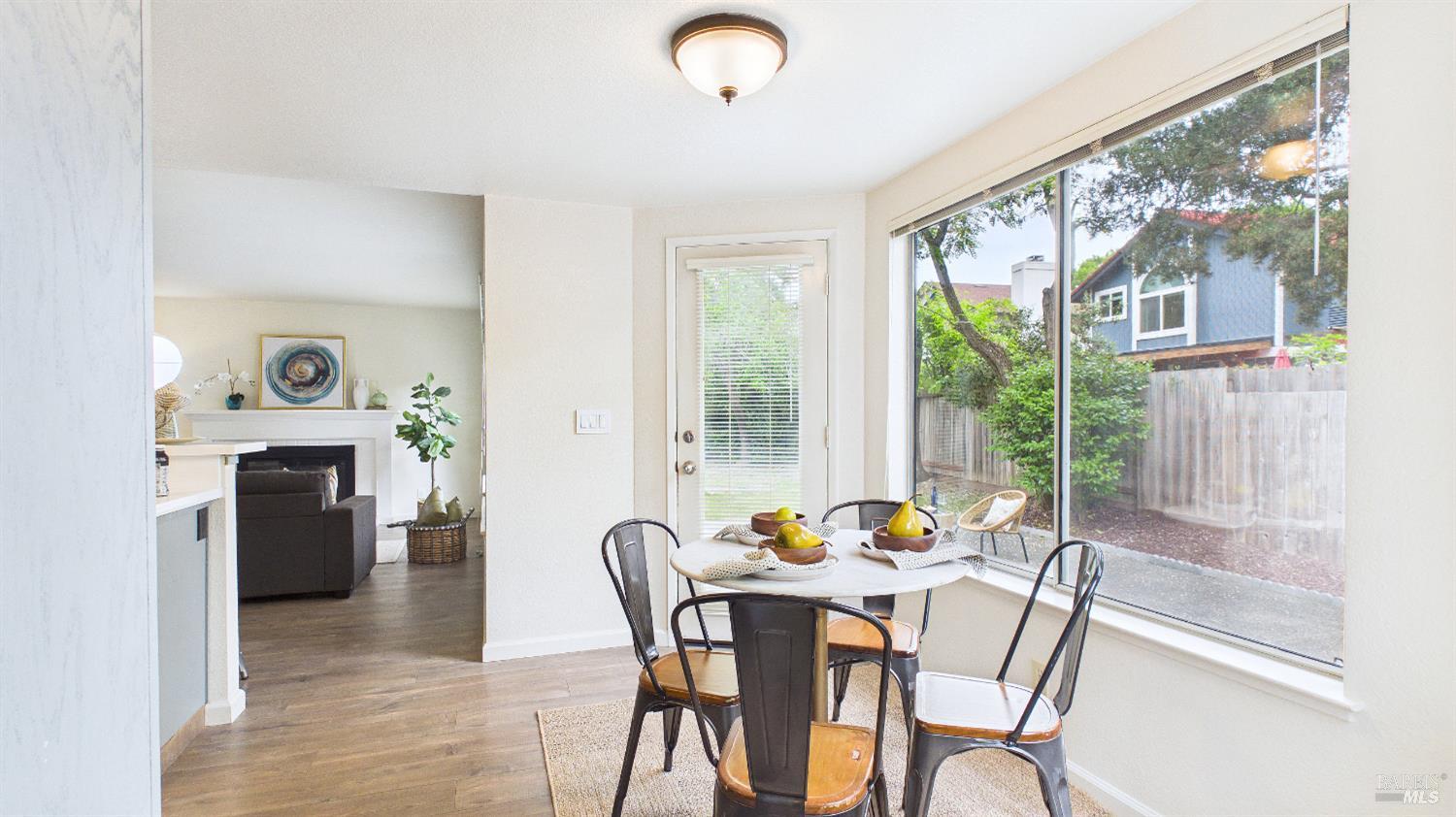 Detail Gallery Image 12 of 45 For 6424 Apollo Pl, Windsor,  CA 95492 - 4 Beds | 3 Baths