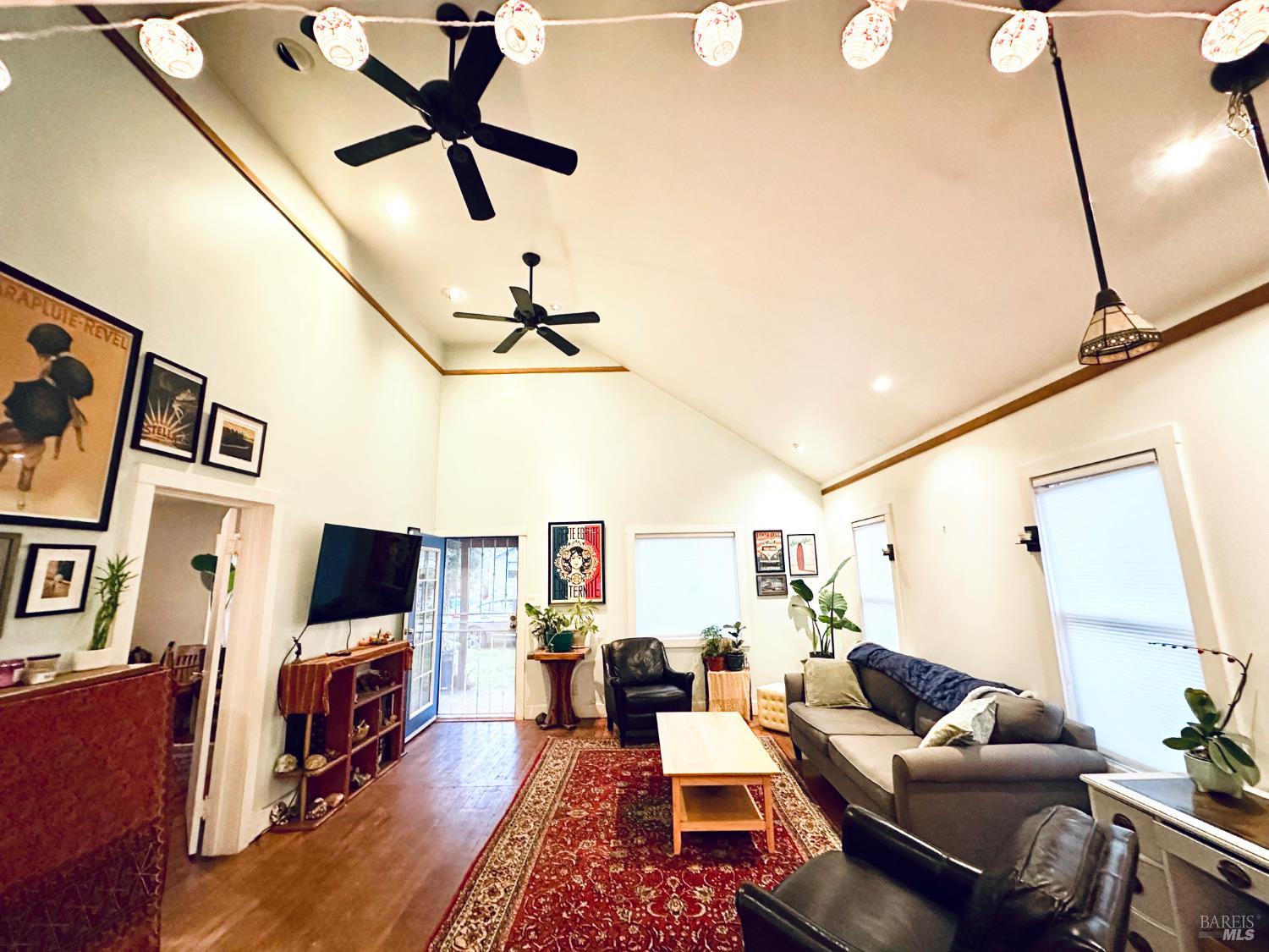 Detail Gallery Image 4 of 33 For 108 Pierson St, Santa Rosa,  CA 95401 - 2 Beds | 1 Baths