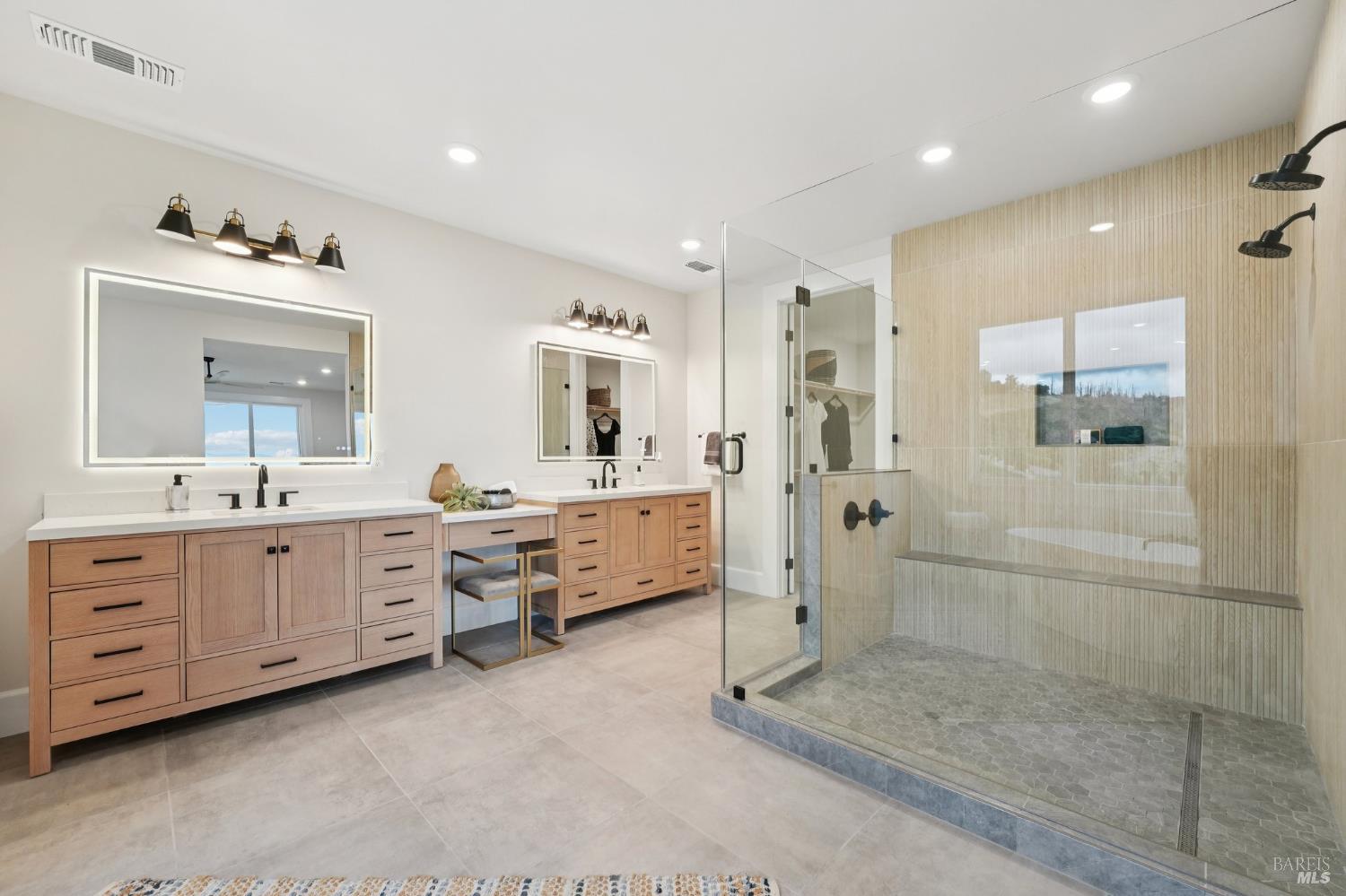 Detail Gallery Image 47 of 80 For 5663 Crystal Dr, Santa Rosa,  CA 95404 - 5 Beds | 3/1 Baths