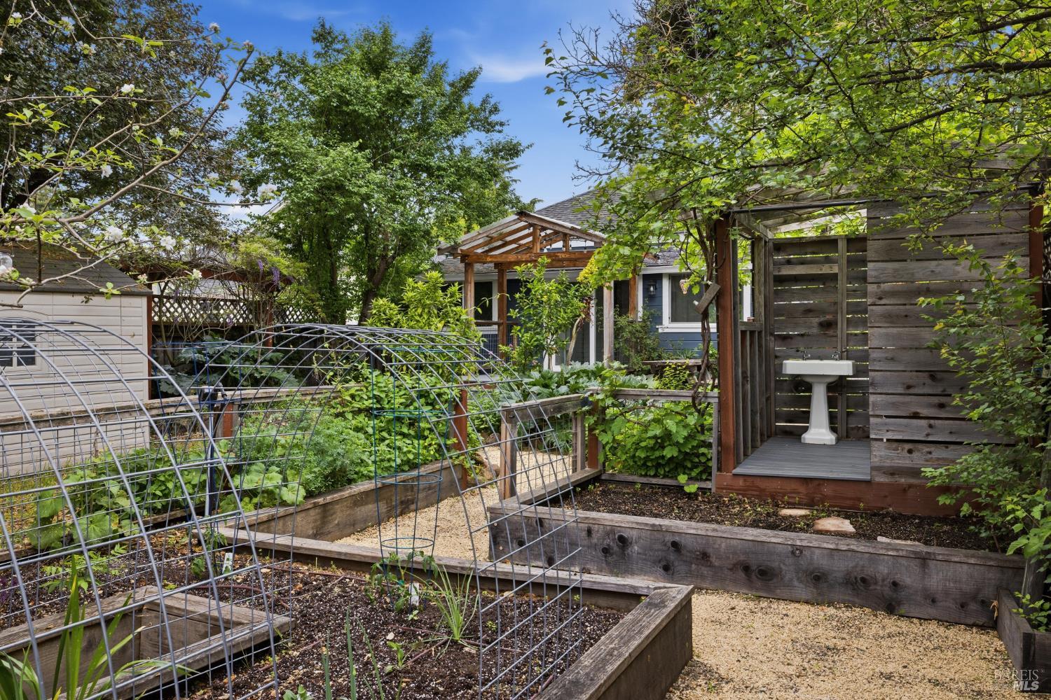 Detail Gallery Image 27 of 41 For 640 Charles St, Santa Rosa,  CA 95404 - 2 Beds | 1 Baths