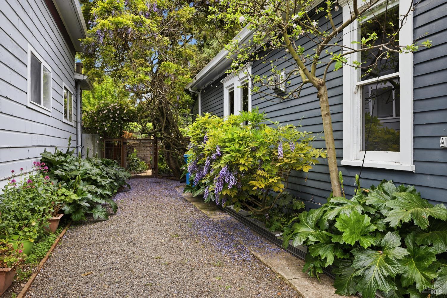 Detail Gallery Image 17 of 41 For 640 Charles St, Santa Rosa,  CA 95404 - 2 Beds | 1 Baths