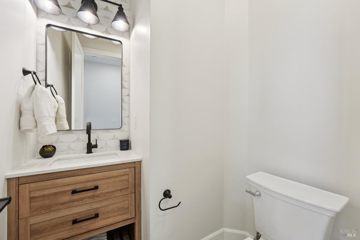 Detail Gallery Image 27 of 80 For 5663 Crystal Dr, Santa Rosa,  CA 95404 - 5 Beds | 3/1 Baths