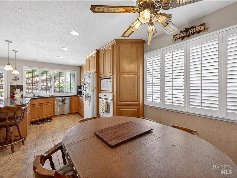 Detail Gallery Image 9 of 30 For 5484 San Jose Dr, Pleasanton,  CA 94566 - 3 Beds | 2 Baths