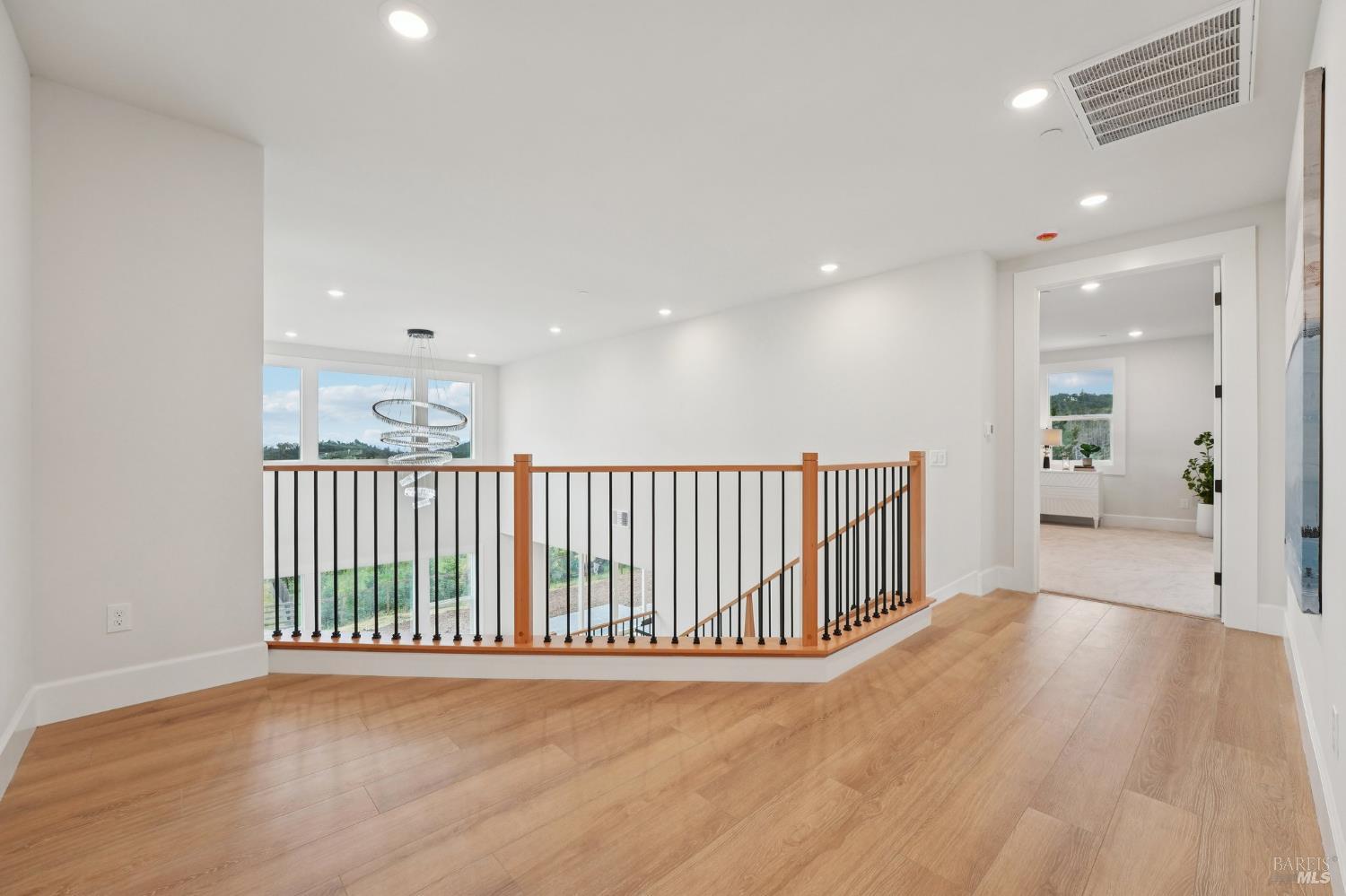 Detail Gallery Image 31 of 80 For 5663 Crystal Dr, Santa Rosa,  CA 95404 - 5 Beds | 3/1 Baths