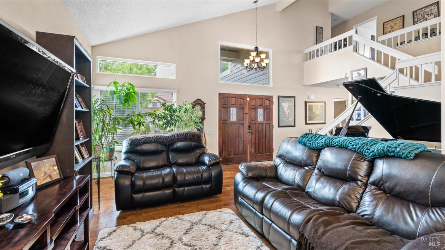 Detail Gallery Image 13 of 72 For 606 Sunnyvale Pl, Vacaville,  CA 95687 - 5 Beds | 2/1 Baths