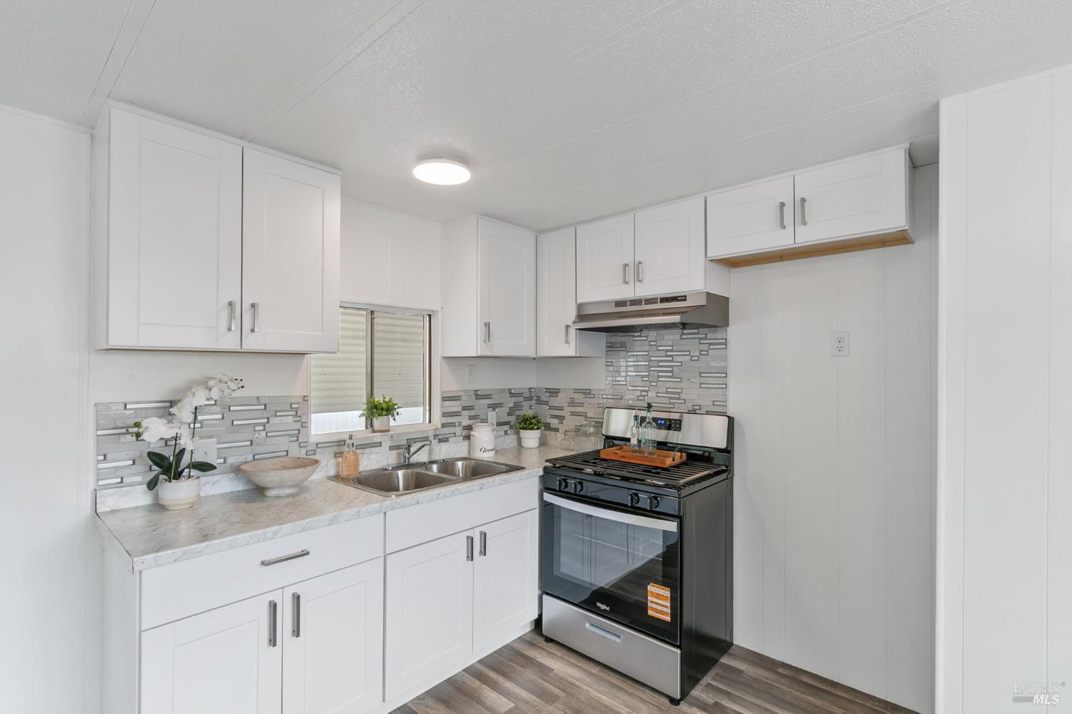 Detail Gallery Image 4 of 14 For 2500 Springs Rd 130, Vallejo,  CA 94591 - 1 Beds | 1 Baths