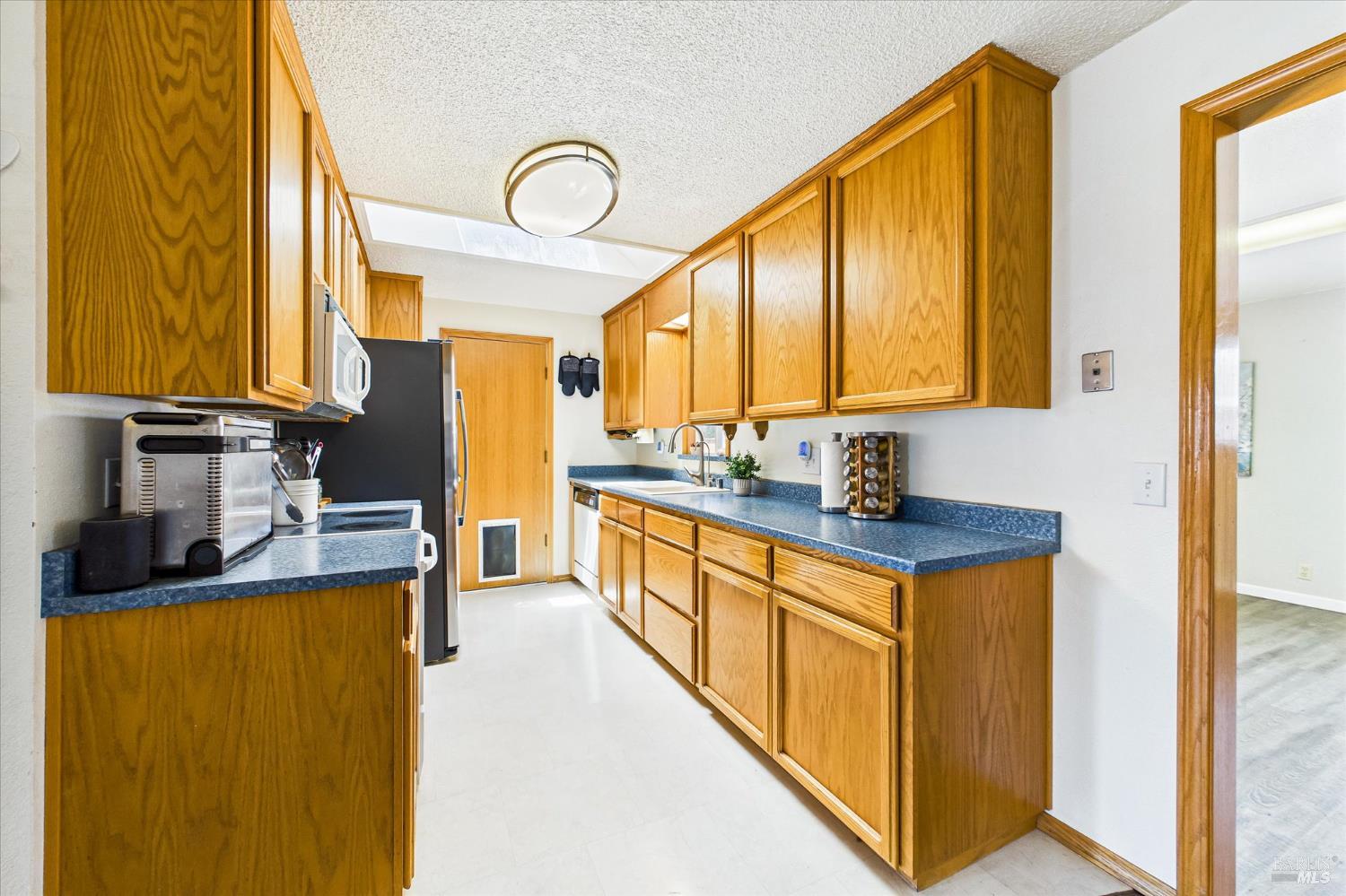 Detail Gallery Image 11 of 40 For 2393 Ohio St, Eureka,  CA 95501 - 3 Beds | 2 Baths