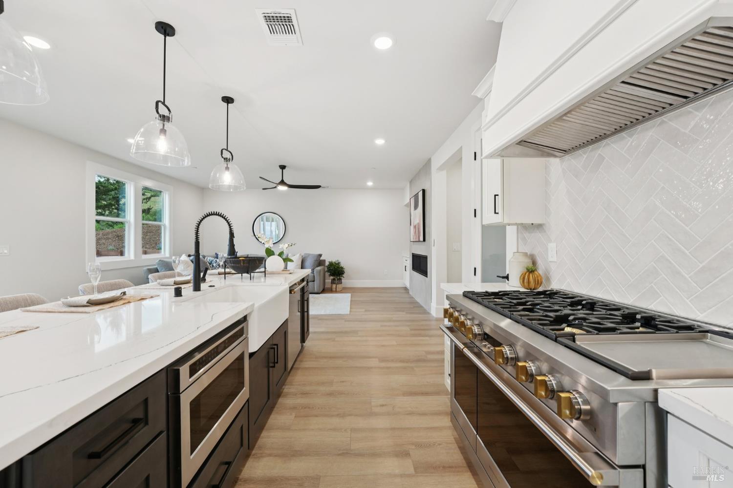 Detail Gallery Image 17 of 80 For 5663 Crystal Dr, Santa Rosa,  CA 95404 - 5 Beds | 3/1 Baths