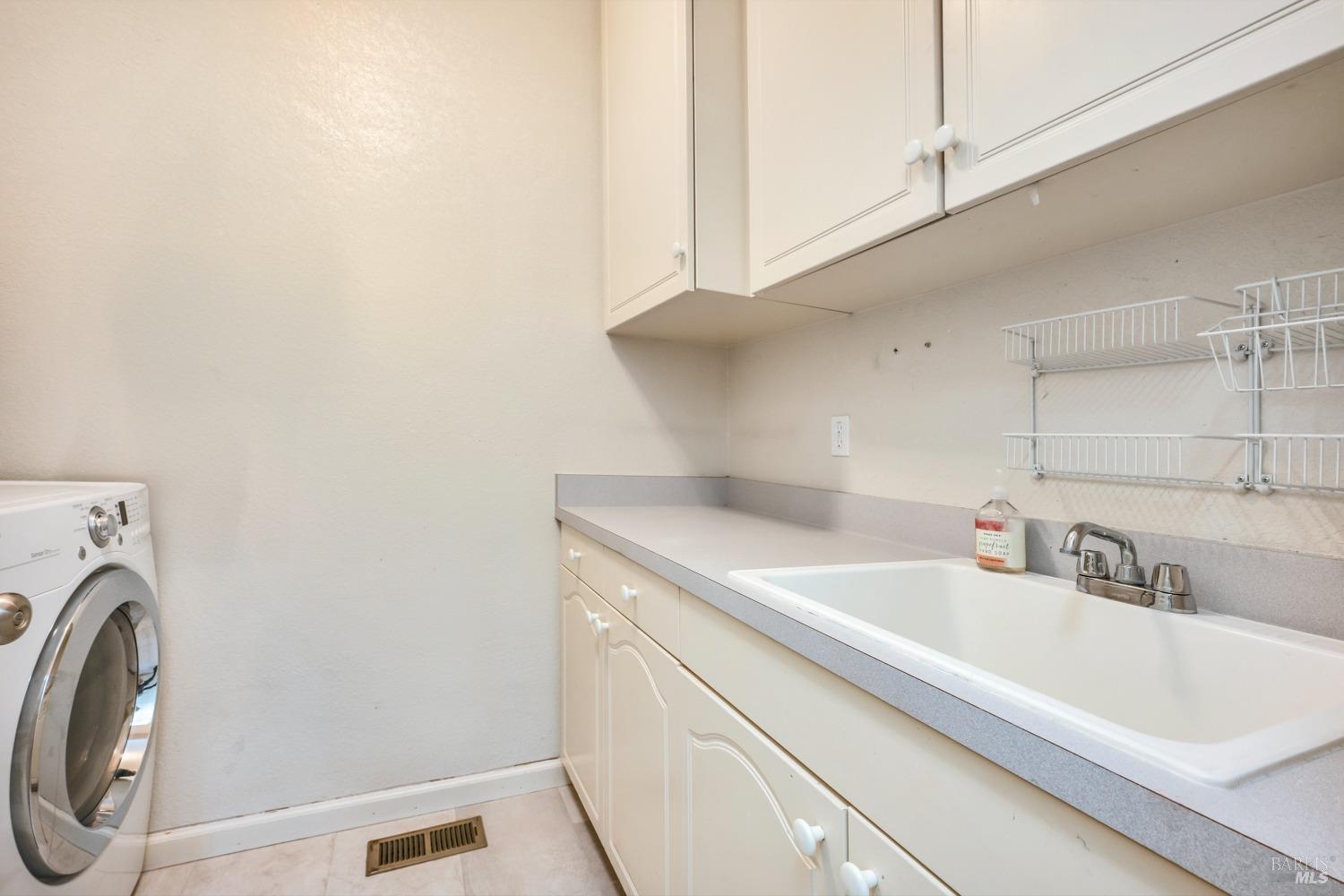 Detail Gallery Image 39 of 52 For 1508 Ronne Dr, Santa Rosa,  CA 95404 - 4 Beds | 3 Baths