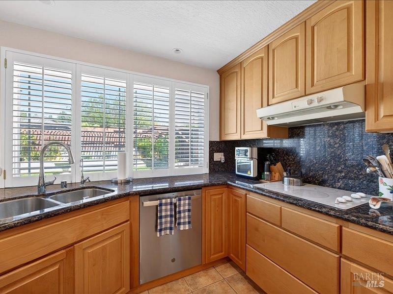 Detail Gallery Image 8 of 30 For 5484 San Jose Dr, Pleasanton,  CA 94566 - 3 Beds | 2 Baths