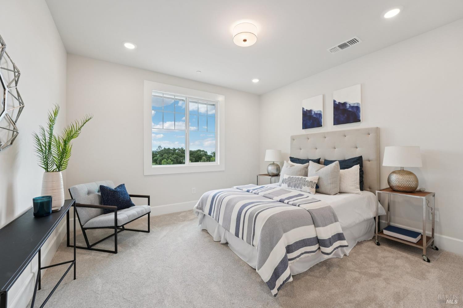 Detail Gallery Image 29 of 80 For 5663 Crystal Dr, Santa Rosa,  CA 95404 - 5 Beds | 3/1 Baths