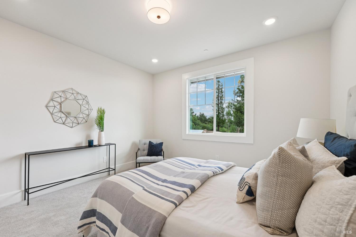 Detail Gallery Image 30 of 80 For 5663 Crystal Dr, Santa Rosa,  CA 95404 - 5 Beds | 3/1 Baths