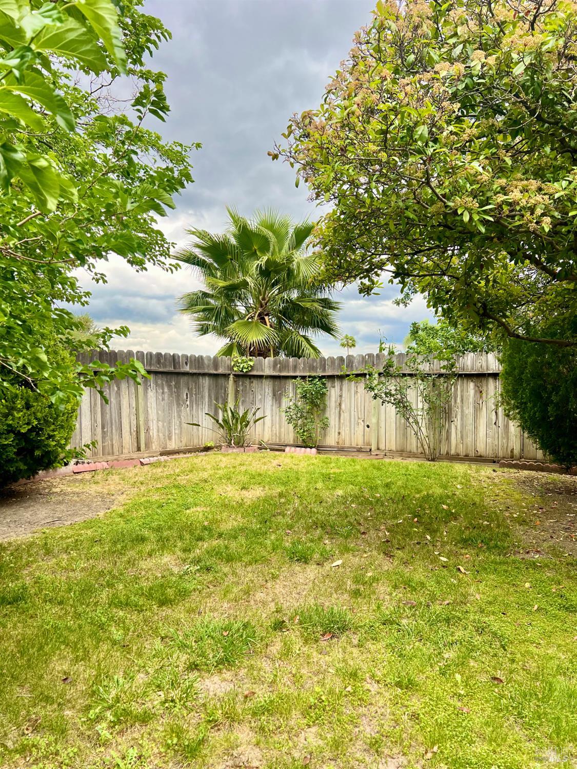 Detail Gallery Image 15 of 18 For 199 Regent Dr, Pittsburg,  CA 94565 - 3 Beds | 2 Baths