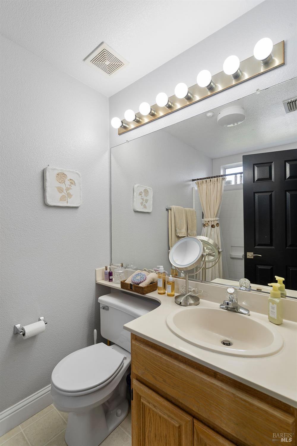 Detail Gallery Image 30 of 43 For 440 E E St, Benicia,  CA 94510 - 2 Beds | 2/1 Baths