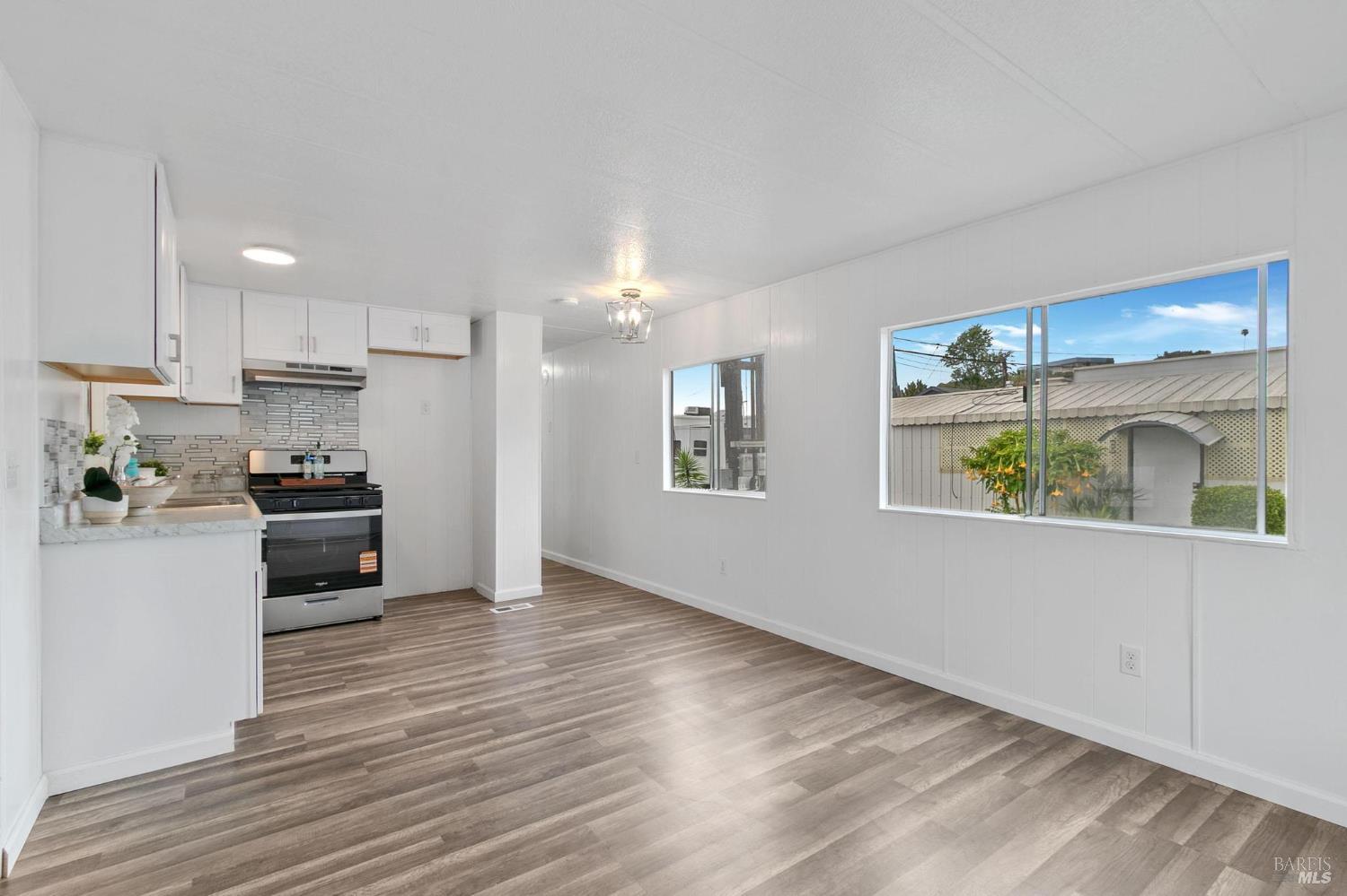 Detail Gallery Image 5 of 14 For 2500 Springs Rd 130, Vallejo,  CA 94591 - 1 Beds | 1 Baths